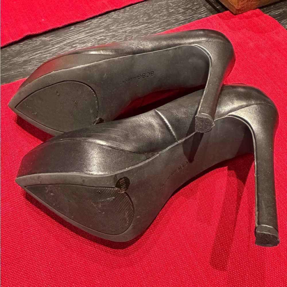 🥳BCBG Elegant Black Women's Heels - Picture 4 of 4